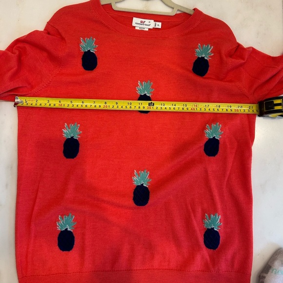 ☀️HOST PICK☀️Vineyard Vines pineapple lightweight merino sweater - Picture 5 of 6